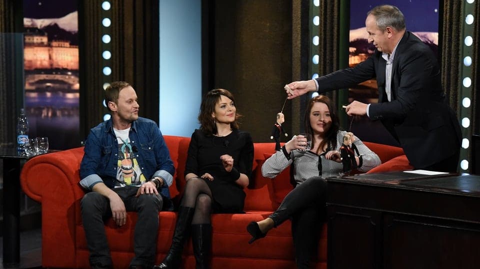 Show Jana Krause 4.2.2015 - hosté dostávají loutku jana Krause